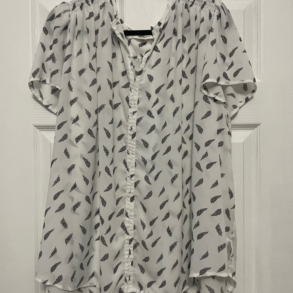 Elegant White Feather Pattern Blouse